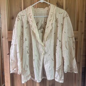 Chic Vintage Cream Lace Blazer!